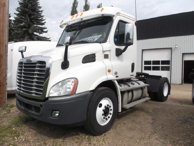 Image #0 (2012 FREIGHTLINER CASCADIA S/A 5TH WHEEL TRUCK)